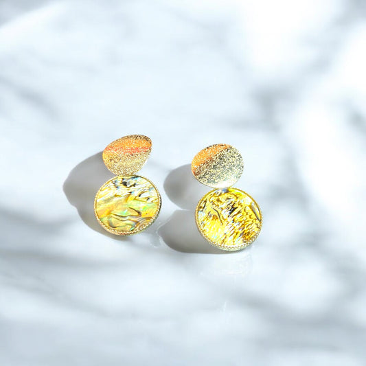 Aretes circulo dorado con tonos en café