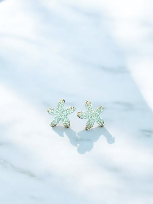 Aretes estrella de mar blanco
