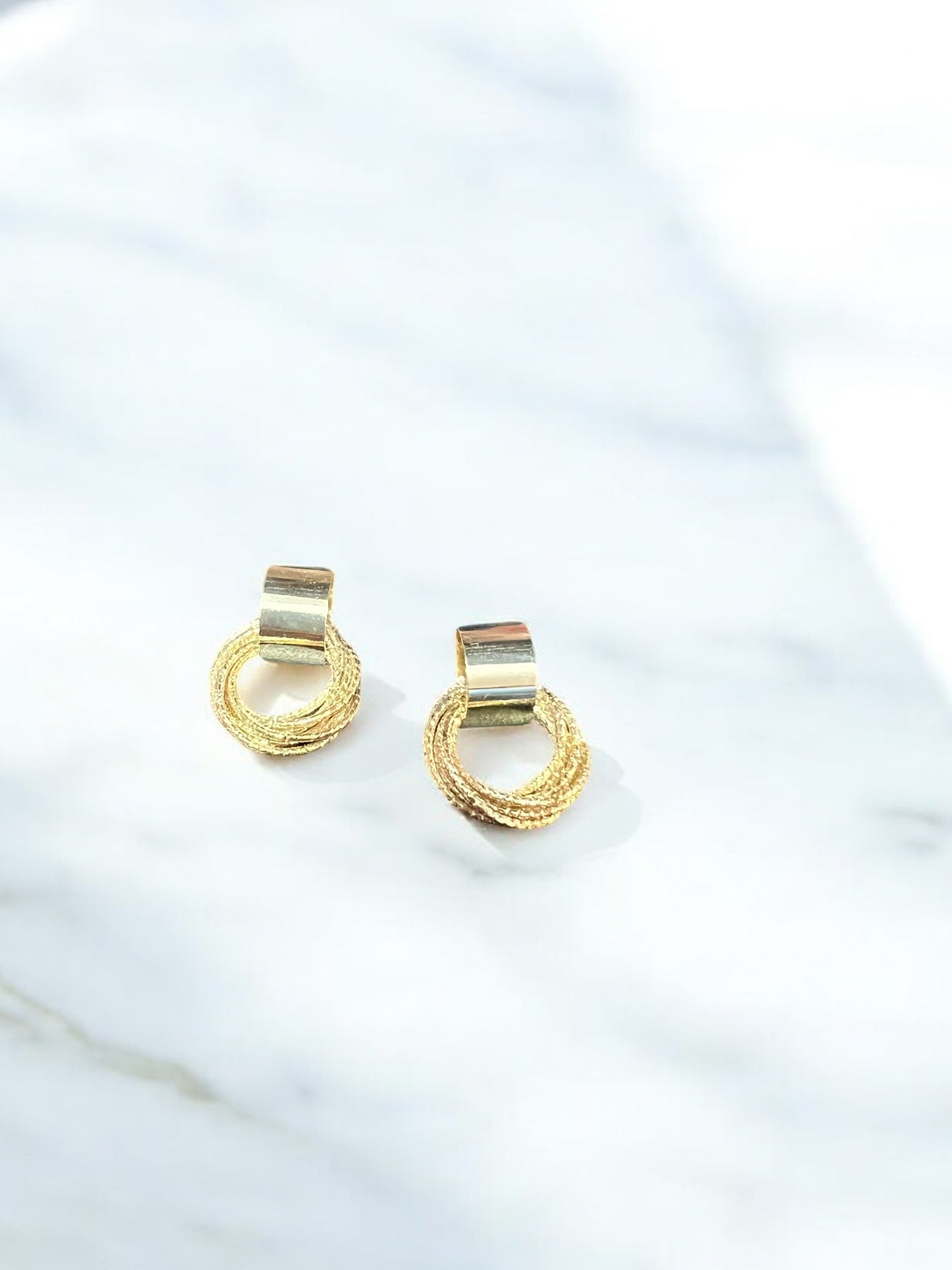 Aretes chicos circulos dorado