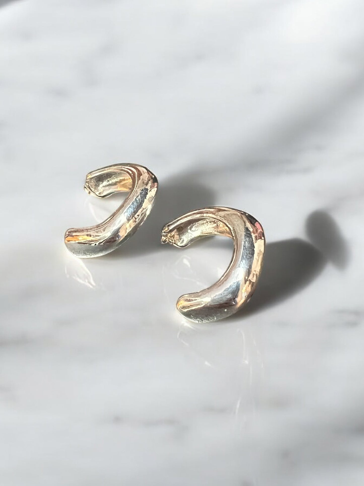 Aretes tipo arracadas plateado