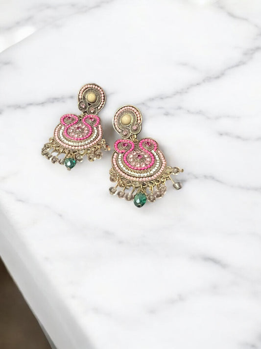 Aretes largos tonos rosas
