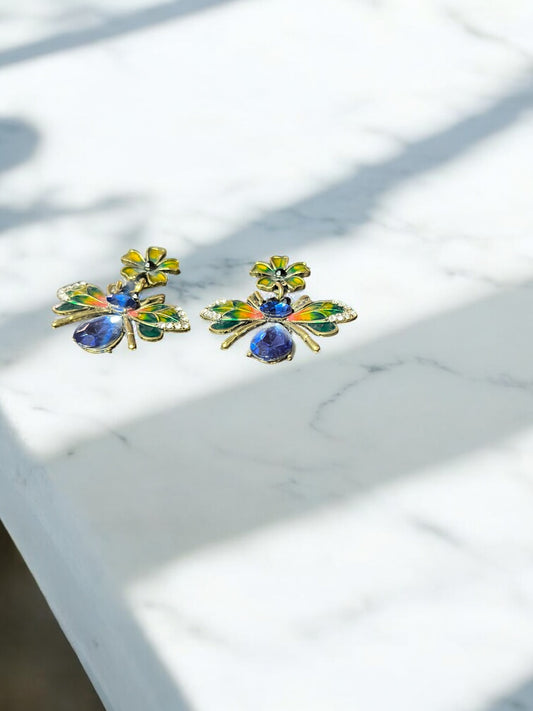 Aretes largos insecto