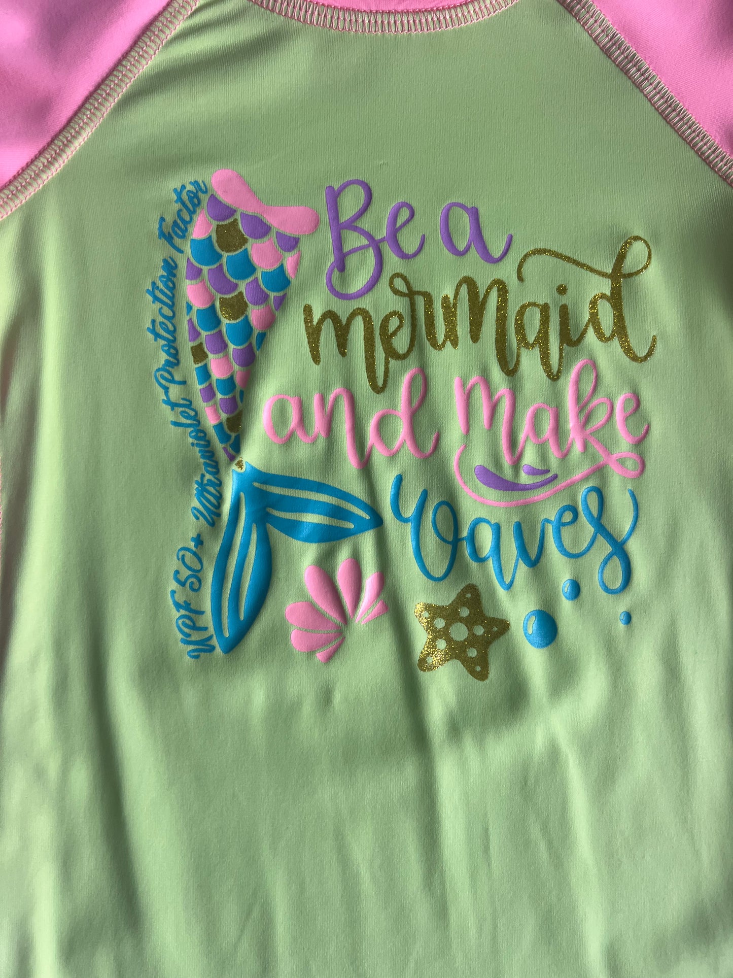 Playera con proteccion solar UPF 50+ para niña manga larga