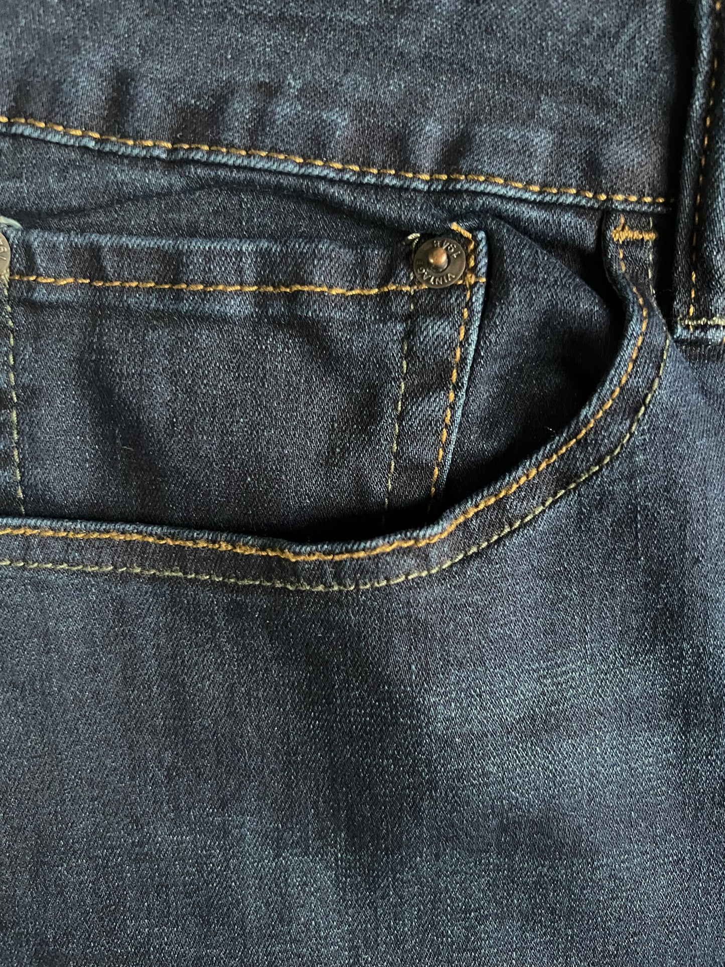 Pantalón de mezclilla para caballero Weatherproof Vintage