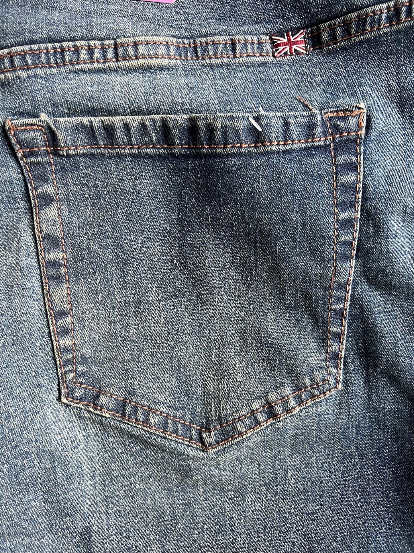 Pantalón de mezclilla para caballero English laundry