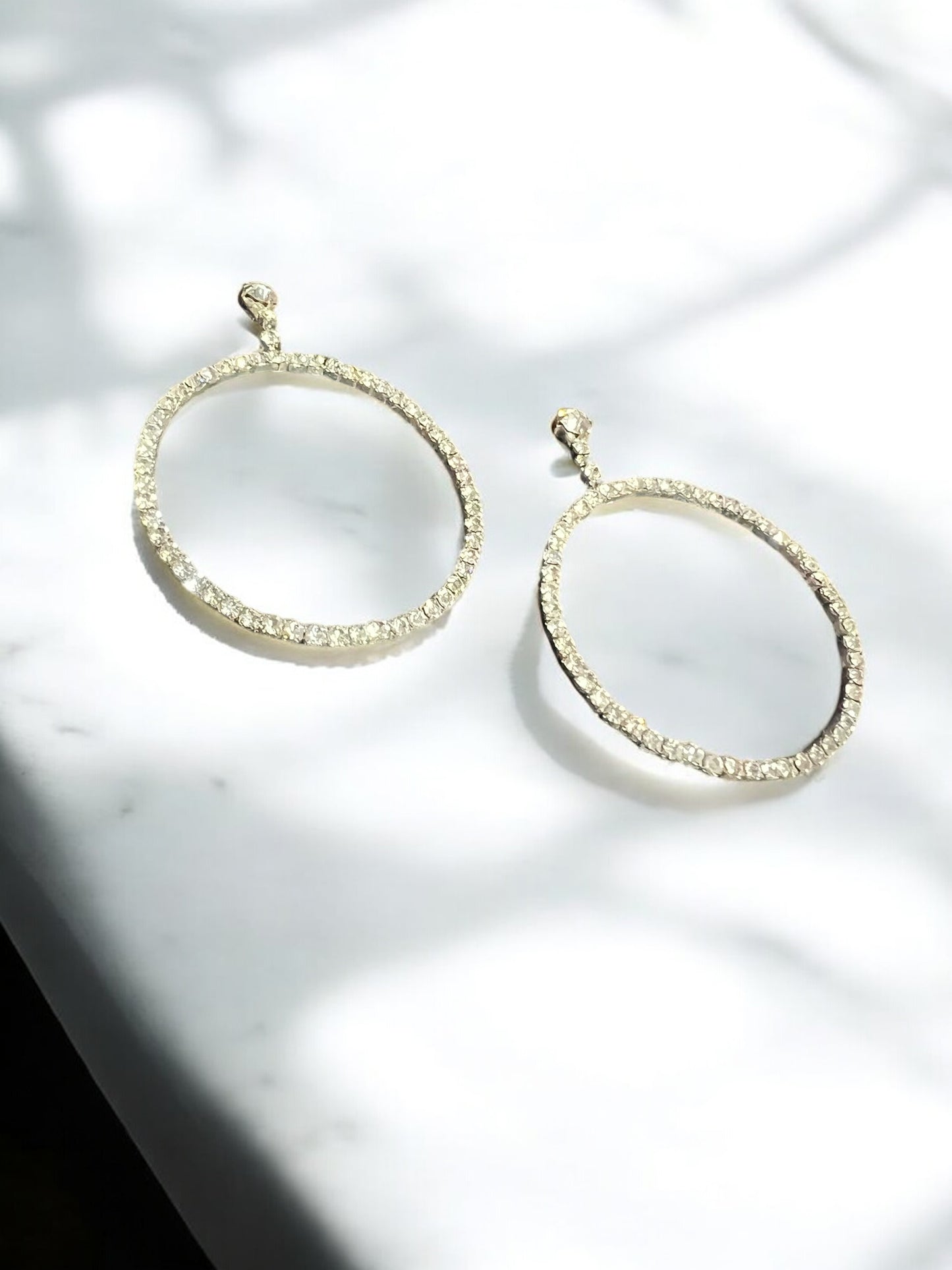 Aretes circulo brillos plateado