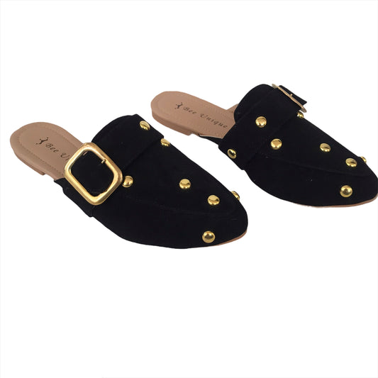 Mules en color negro con estoperoles en color doradio